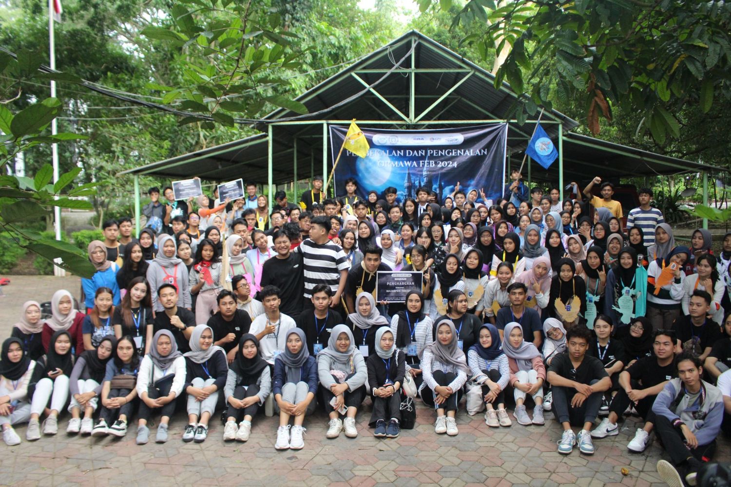 Sesi foto bersama dan persiapan pulang